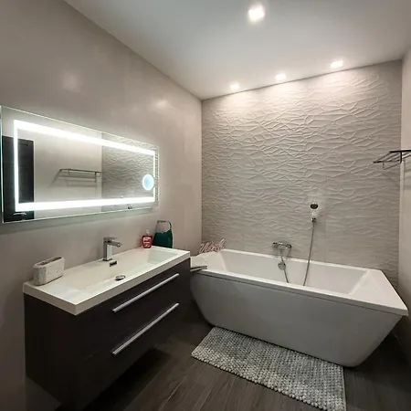 Bright Modern With Rooftop * Mqabba