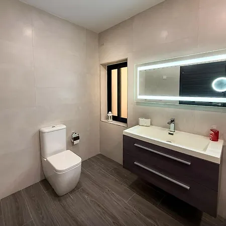 Bright Modern With Rooftop * Mqabba